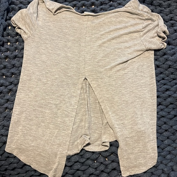 Grey Tee with Slit in Back - Picture 3 of 3